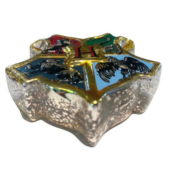 Hallmark Xmas Ornament Harry Potter Hogwarts Crest Blown Glass NWT 4.5" - Picture 2 of 4